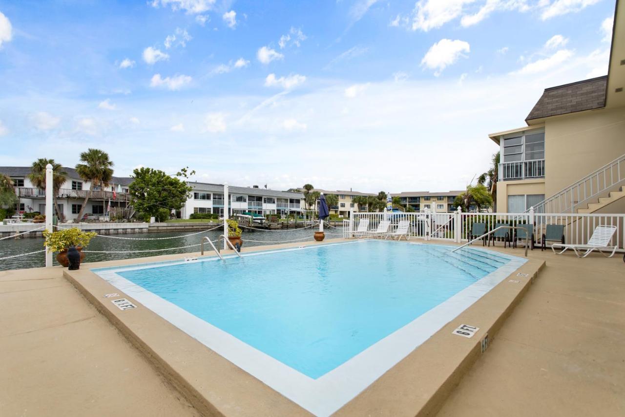 Funshine Pointe Capri Apartment Сейнт Пийт Бийч Екстериор снимка